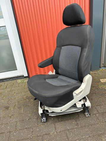 draaistoel stoel bus camper links bestuurderstoel  beschikbaar voor biedingen