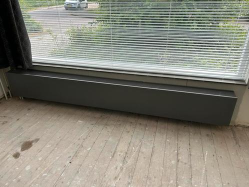 Twee Jaga Strada convector radiatoren, Doe-het-zelf en Verbouw, Verwarming en Radiatoren, Gebruikt, Radiator, 800 watt of meer