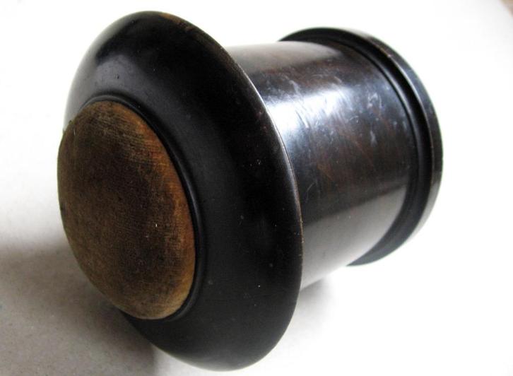 Antieke ebbenhouten pot met speldenkussen uit Frankrijk, Antiek en Kunst, Curiosa en Brocante, Ophalen of Verzenden