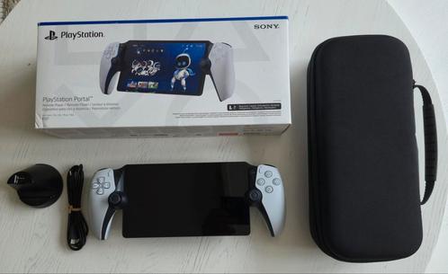 PlayStation Portal inclusief oplaadstation, hoes, en doos, Spelcomputers en Games, Games | Sony PlayStation Portable, Zo goed als nieuw