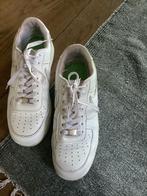 Sneakers. Gympen  wit Nike air force. Bieden, Nike, Ophalen of Verzenden, Wit, Zo goed als nieuw