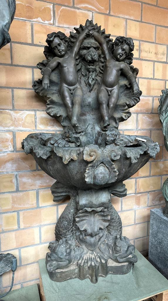 Tuin fontein brons-gesigneerd/tuinbank paleis 't LOO--, Tuin en Terras, Tuinwanddecoratie, Gebruikt, Ophalen of Verzenden