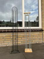 2 Cd-rekken in goede staat, metaal/hout., Huis en Inrichting, Woonaccessoires | Cd- en Dvd-rekken, Ophalen, Gebruikt, Metaal, 25 tot 75 discs