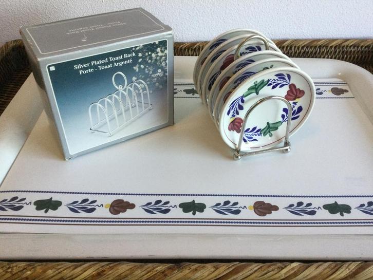 Boerenbont Boch België (Petit Four schoteltjes met houder), Huis en Inrichting, Keuken | Servies, Zo goed als nieuw, Overige typen