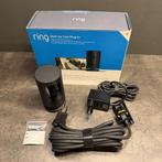 Ring Stick Up Cam Plug-In - Nieuwstaat, Audio, Tv en Foto, Videobewaking, Ophalen of Verzenden, Zo goed als nieuw, Buitencamera