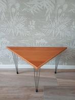 Pin Age Bijzettafel Arne Jacobsen voor Fritz Hansen, Huis en Inrichting, Ophalen, Gebruikt, Rond, Minder dan 55 cm