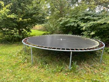 Gratis Trampoline beschikbaar voor biedingen