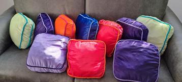 10 sierkussentjes beschikbaar voor biedingen