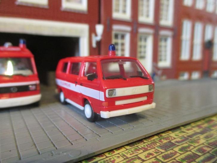 Volkswagen T3 Transporter Feuerwehr Brandweer Gemodificeerd, Hobby en Vrije tijd, Modelauto's | 1:87, Gebruikt, Ophalen of Verzenden