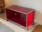 USM Haller Audiomeubel/ Televisiemeubel - Rood, Huis en Inrichting, Kasten | Televisiemeubels, Ophalen, 50 tot 100 cm, Zo goed als nieuw