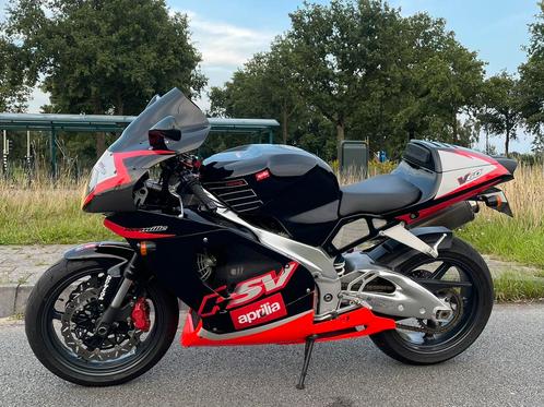Prachtige Aprilia RSV mille, Motoren, Motoren | Aprilia, Particulier, Super Sport, meer dan 35 kW, 2 cilinders, Minimaal motorrijbewijs A2