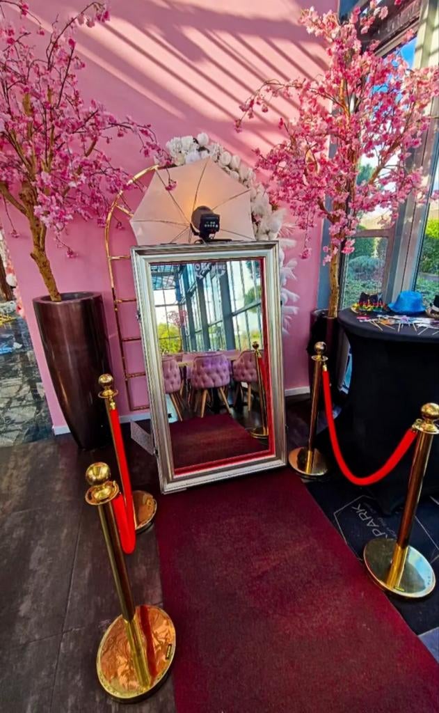 Magic Mirror Photobooth te huur - Onbeperkt printen!, Hobby en Vrije tijd, Feestartikelen | Verhuur, Overige, Ophalen of Verzenden