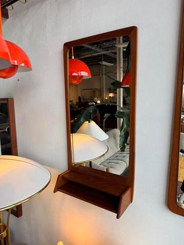 Mid-Century Modern Teak Mirror with Shelf beschikbaar voor biedingen