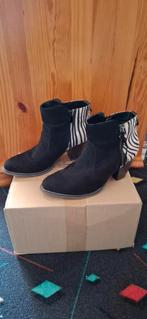 Laarsjes met zebraprint, Kleding | Dames, Schoenen, Ophalen of Verzenden, Gedragen, Zwart