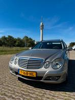 Mercedes-Benz E-Klasse 3.0 CDI E320 Combi AUT 2009 Grijs, Auto's, Mercedes-Benz, Automaat, Achterwielaandrijving, Zwart, 208 €/maand