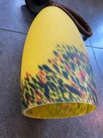 Gele matglazen hanglampen 1 met rollersysteem jaren 70  2x, Huis en Inrichting, Lampen | Hanglampen, Ophalen, Gebruikt, 50 tot 75 cm