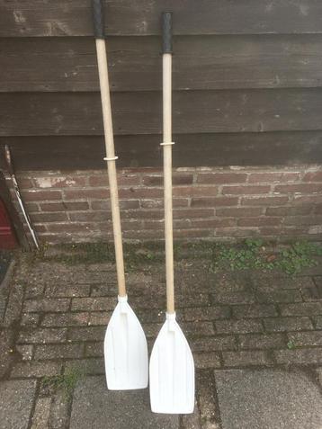 peddels (2 stuks) houten riem met kunststof blad beschikbaar voor biedingen