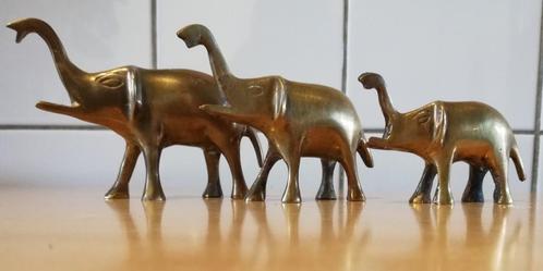 Olifant. Messing. 3 st. Ca '70.  7,6 & 4 cm., Verzamelen, Dierenverzamelingen, Zo goed als nieuw, Beeldje of Figuurtje, Wild dier