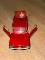 Ford Thunderbird 1963 & Corvair - Schaal 1:18, Ophalen of Verzenden, Gebruikt, Auto, Overige merken