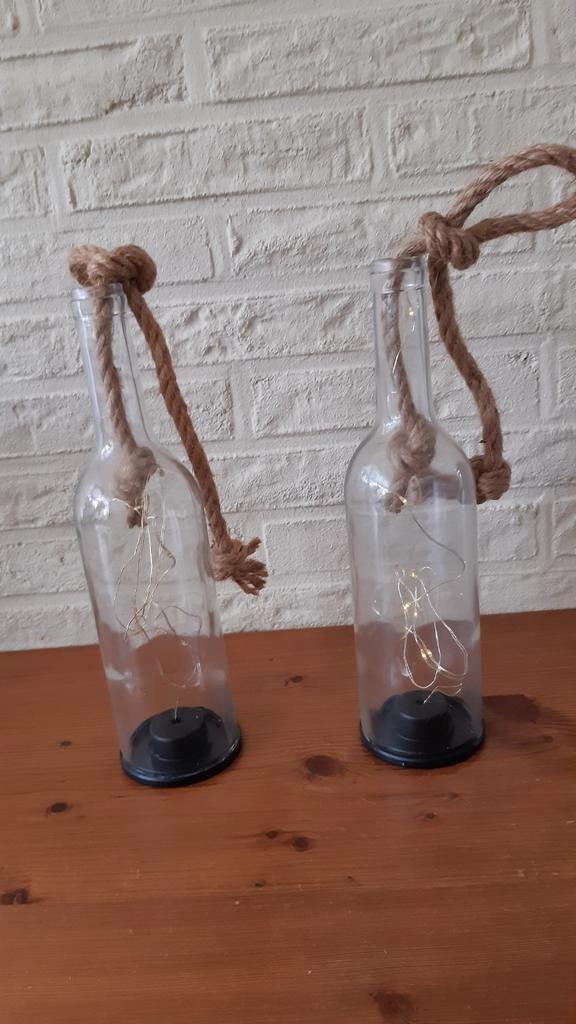 2 Glazen Flessen met Lampjes en Touw, Antiek en Kunst, Antiek | Woonaccessoires, Ophalen of Verzenden
