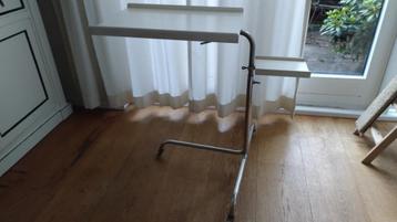 Vintage verstelbaar bedtafeltje buisframe beschikbaar voor biedingen