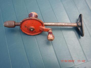 Handboor beschikbaar voor biedingen