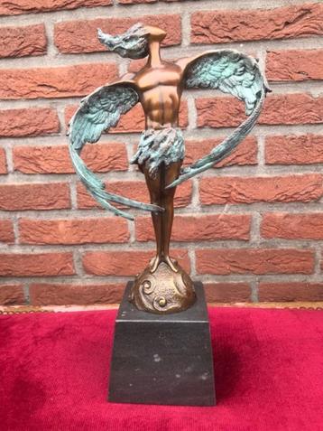 bronzen kwaliteitsbeeld, ICARUS, dubbel gepatineerd beschikbaar voor biedingen