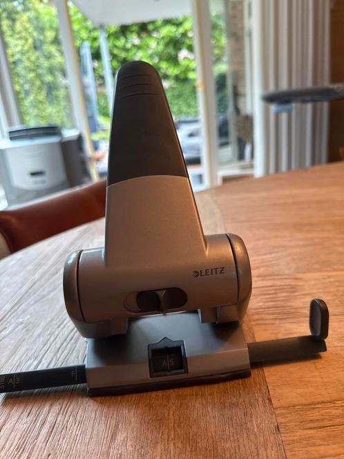 Leitz perferator, Diversen, Bureau-accessoires, Zo goed als nieuw, Ophalen
