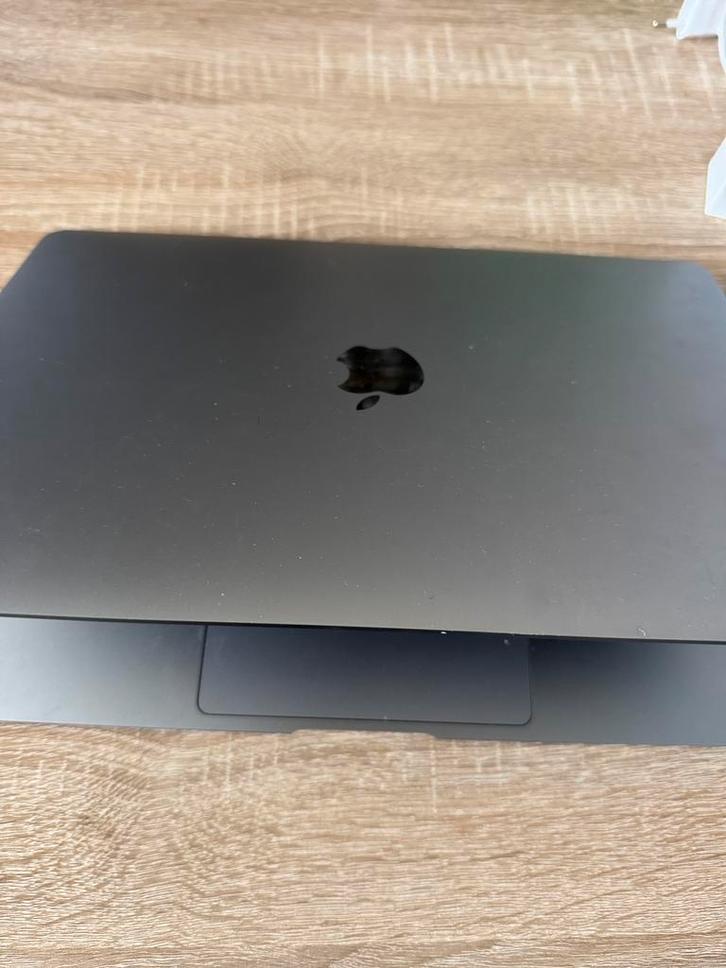Macbook Air M1 (2020) + magic mouse, Computers en Software, Windows Laptops, Zo goed als nieuw, 13 inch, Ophalen of Verzenden