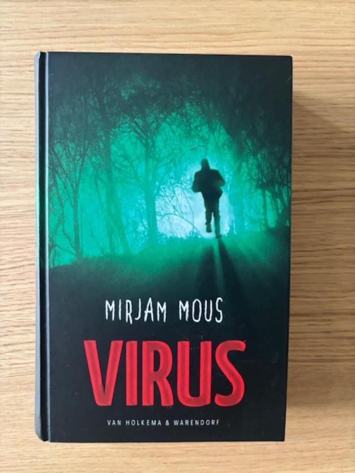 Virus, Boeken, Kinderboeken | Jeugd | 13 jaar en ouder, Zo goed als nieuw, Fictie, Ophalen of Verzenden