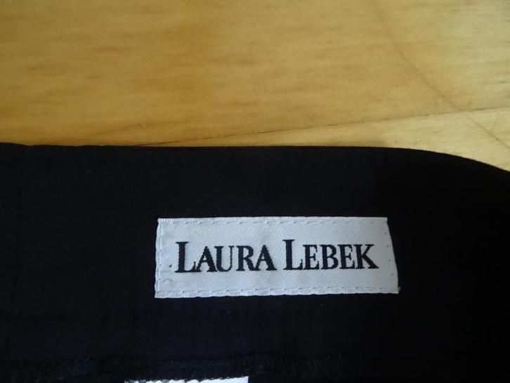Laura Lebek- zwarte klassieke pantalon mt 42, Kleding | Dames, Broeken en Pantalons, Zo goed als nieuw, Maat 42/44 (L), Zwart