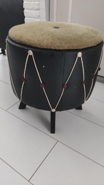 Vintage poef groen skaileer beschikbaar voor biedingen