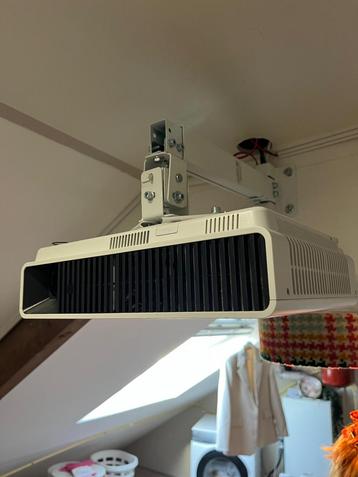 Casio Beamer incl. Plafond/Wand Montage - ZGAN beschikbaar voor biedingen