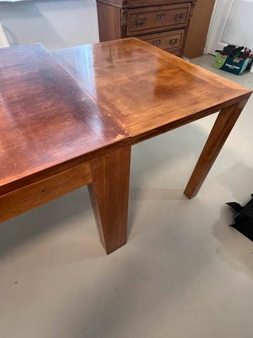 Uitschuifbare Eettafel hout beschikbaar voor biedingen