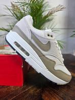 Nike Air Max 1 Essential "Phantom Khaki" maat 38,5, Overige kleuren, Nike, Nieuw, Ophalen of Verzenden