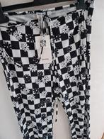 Nieuw flair flared pants broek van Bershka maat XL, Kleding | Dames, Broeken en Pantalons, Ophalen of Verzenden, Nieuw, Maat 46/48 (XL) of groter
