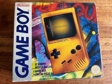 Gameboy Classic – Play It Loud (Yellow) – Small Box  beschikbaar voor biedingen
