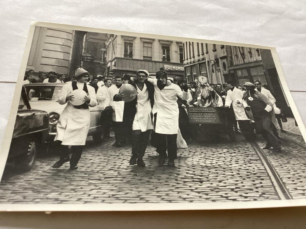 Vintage Foto van een Optocht in Brussel, Verzamelen, Foto's en Prenten, Ophalen of Verzenden
