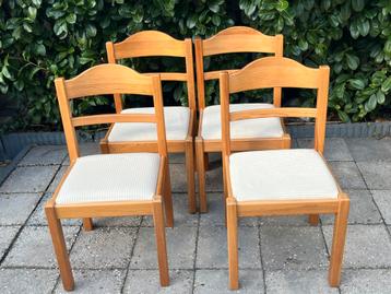 Set van 4 Vintage Scandinavian stoelen beschikbaar voor biedingen