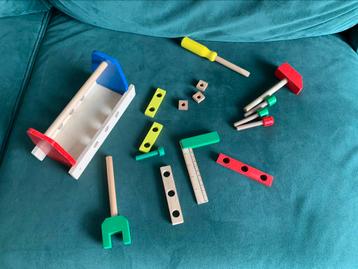 Houten gereedschapskist beschikbaar voor biedingen