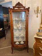 Mooie gebogen barok vitrine, Ophalen