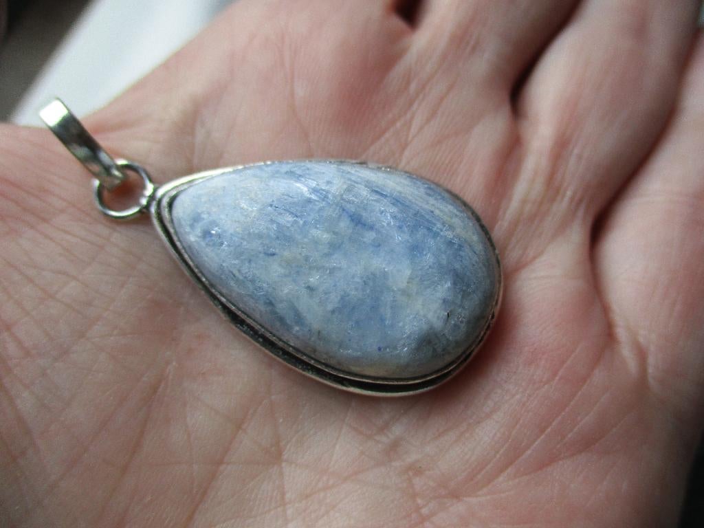 145/ verzilverde kyaniet hanger, Nieuw, Ophalen of Verzenden, Met edelsteen, Zilver