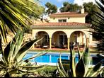 Last minute Villa met zwembad bij Sitges Spanje en Barcelona, Vakantie, Vakantiehuizen | Spanje, 8 personen, 4 of meer slaapkamers
