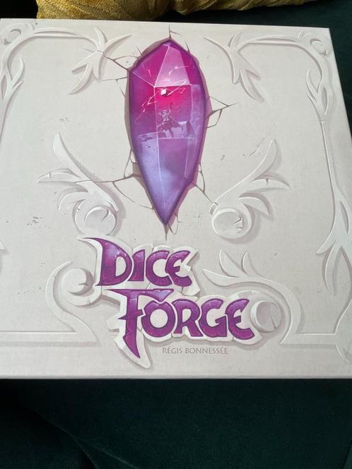 Dice Forge, Hobby en Vrije tijd, Gezelschapsspellen | Bordspellen, Zo goed als nieuw, Een of twee spelers, Drie of vier spelers