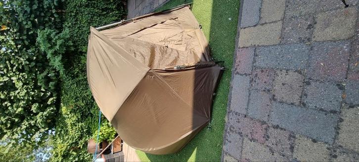 Brolly met inritspaneel ,grondzeil clear window zgan!, Watersport en Boten, Hengelsport | Karpervissen, Zo goed als nieuw, Overige typen