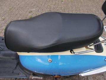Zadel Fosti retroscooter beschikbaar voor biedingen