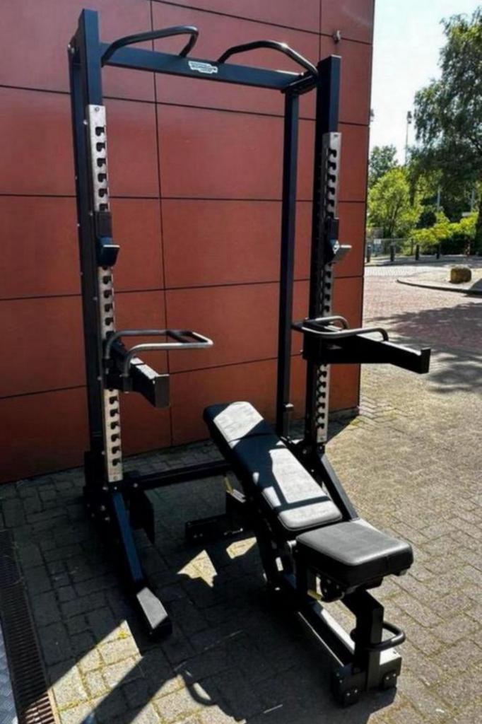 Technogym Pure Strength Halfrack, 147,5kg Gewichten,Bankje, Sport en Fitness, Fitnessmaterialen, Zo goed als nieuw, Overige typen