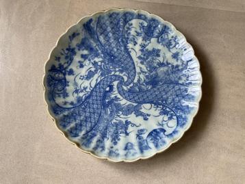 Antieke blauw/witte Imari schotel geschulpte rand puntgaaf  beschikbaar voor biedingen