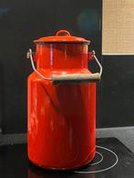 Grote rode emaille melkbus, Huis en Inrichting, Emmers, Ophalen of Verzenden, Gebruikt, IJzer, Met deksel