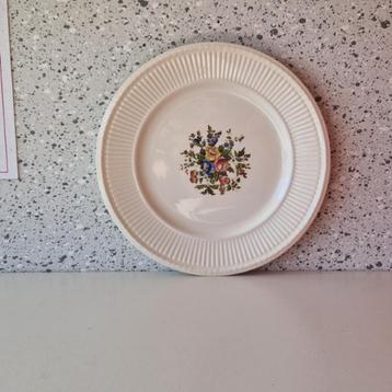 2 Wedgwood Conway dinerborden beschikbaar voor biedingen